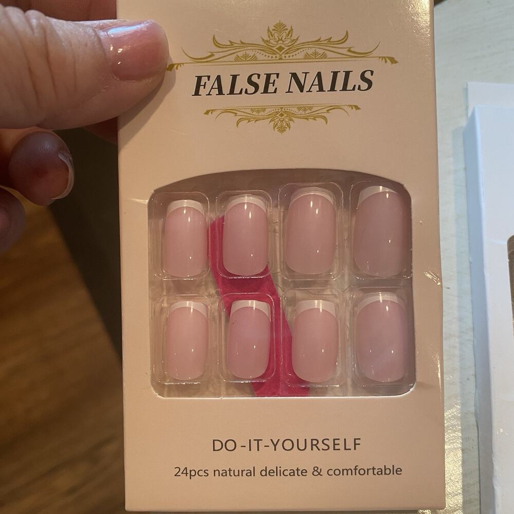 False Nails 24pc‎